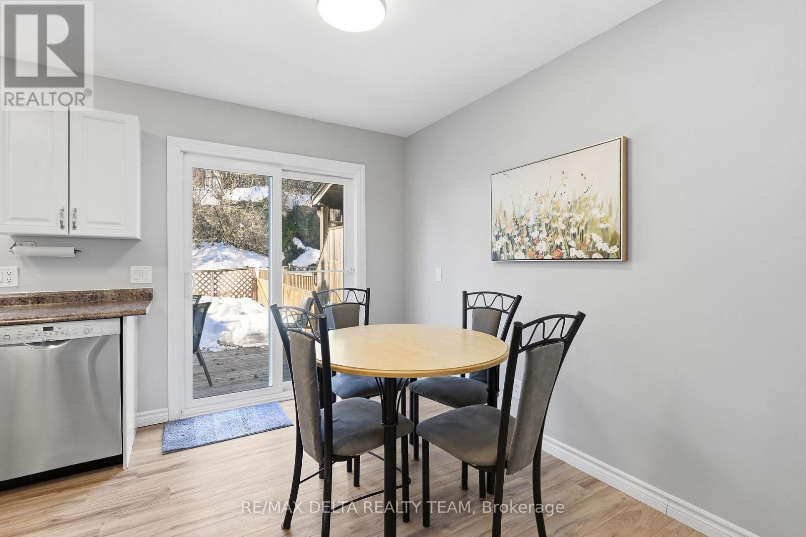 198 Provender Avenue, Ottawa, Ontario  K1K 4N7 - Photo 11 - X12969356