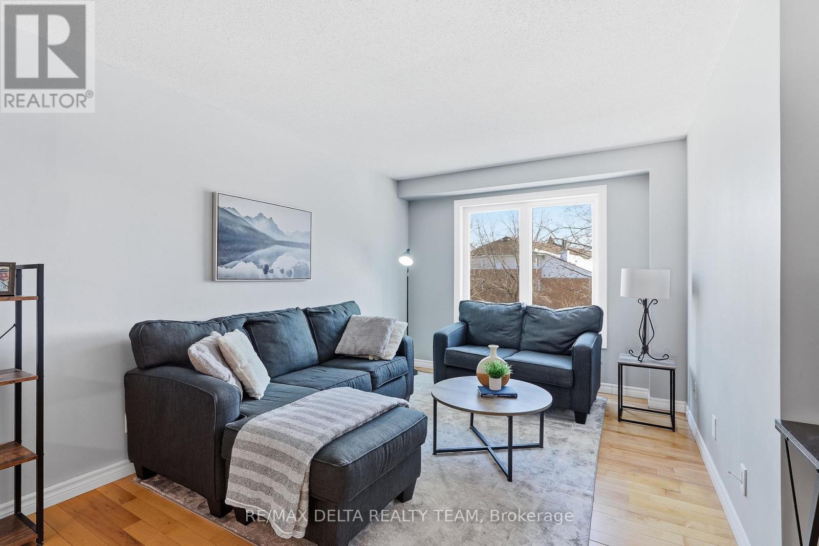 198 Provender Avenue, Ottawa, Ontario  K1K 4N7 - Photo 6 - X12969356