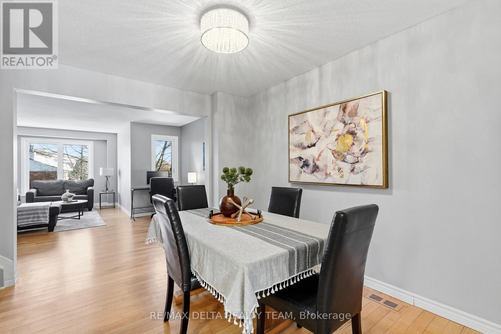 198 Provender Avenue, Ottawa, Ontario  K1K 4N7 - Photo 7 - X12969356