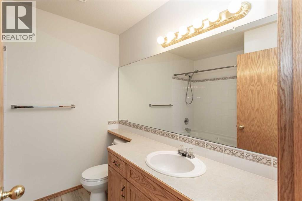 48 Duval Close, Red Deer, Alberta  T4R 2Y7 - Photo 17 - A2305282
