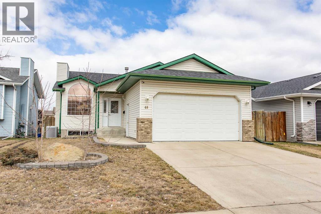 48 Duval Close, Red Deer, Alberta  T4R 2Y7 - Photo 1 - A2305282