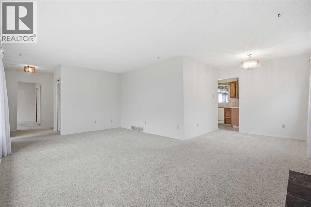 5220 Barron Drive NW, Calgary, Alberta  T2L 1T6 - Photo 9 - A2306784
