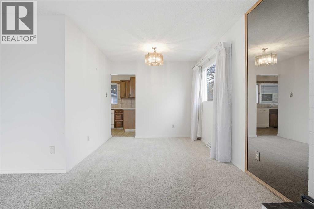 5220 Barron Drive NW, Calgary, Alberta  T2L 1T6 - Photo 10 - A2306784