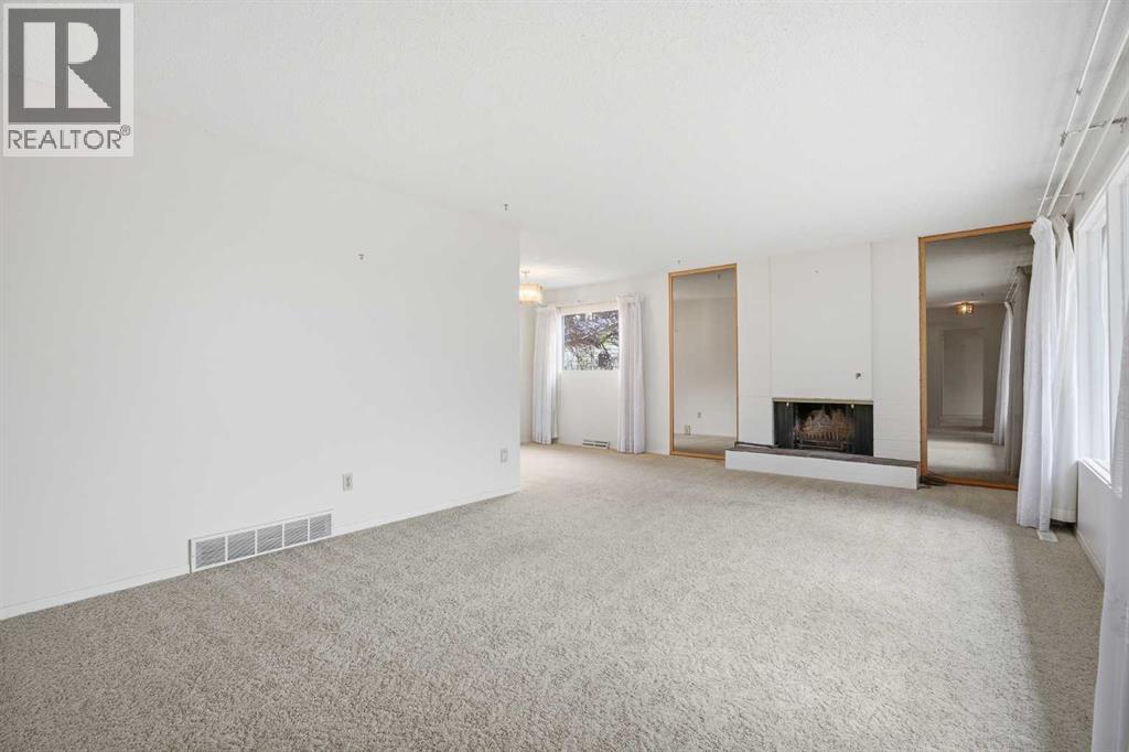 5220 Barron Drive NW, Calgary, Alberta  T2L 1T6 - Photo 5 - A2306784