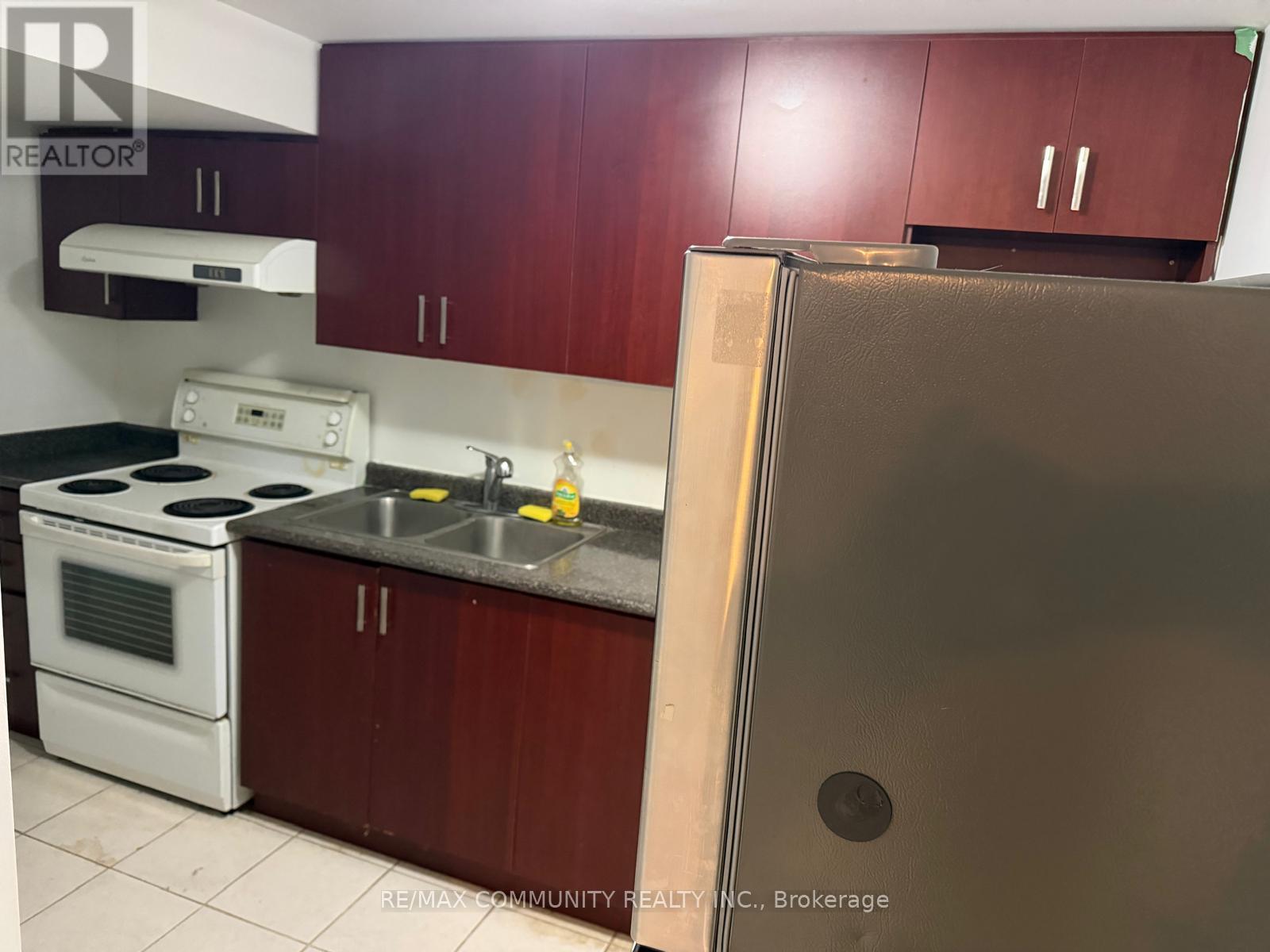 8 Terry Fox Street, Markham, Ontario  L6B 0W1 - Photo 6 - N12966432