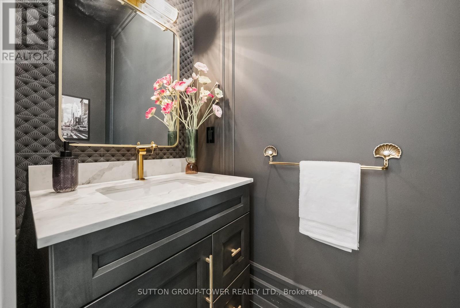 121 Edgecroft Road, Toronto, Ontario  M8Z 2C2 - Photo 38 - W12801170