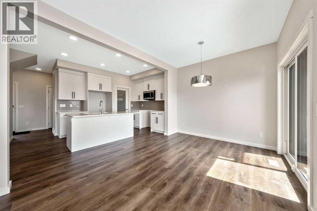 366 Heritage Boulevard, Cochrane, Alberta  T4C 3K8 - Photo 5 - A2307823