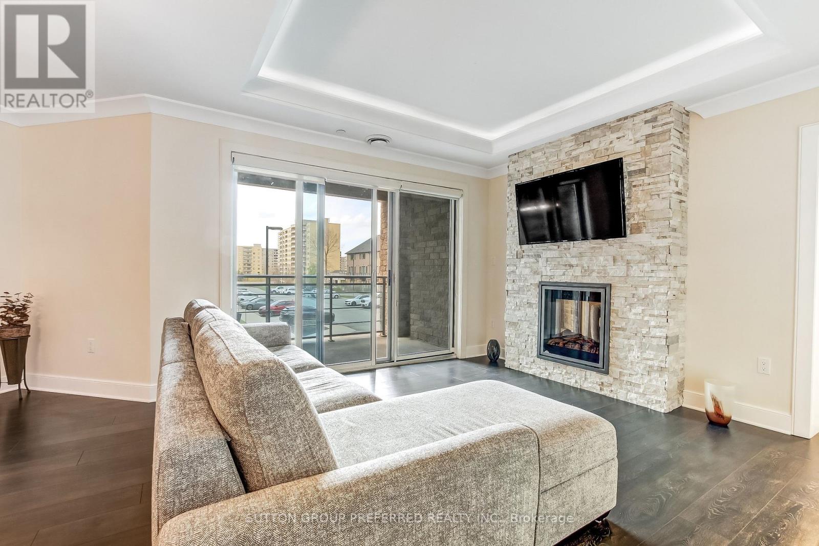 211 - 320 Sugarcreek Trail, London North, Ontario  N6H 2M6 - Photo 6 - X13078512