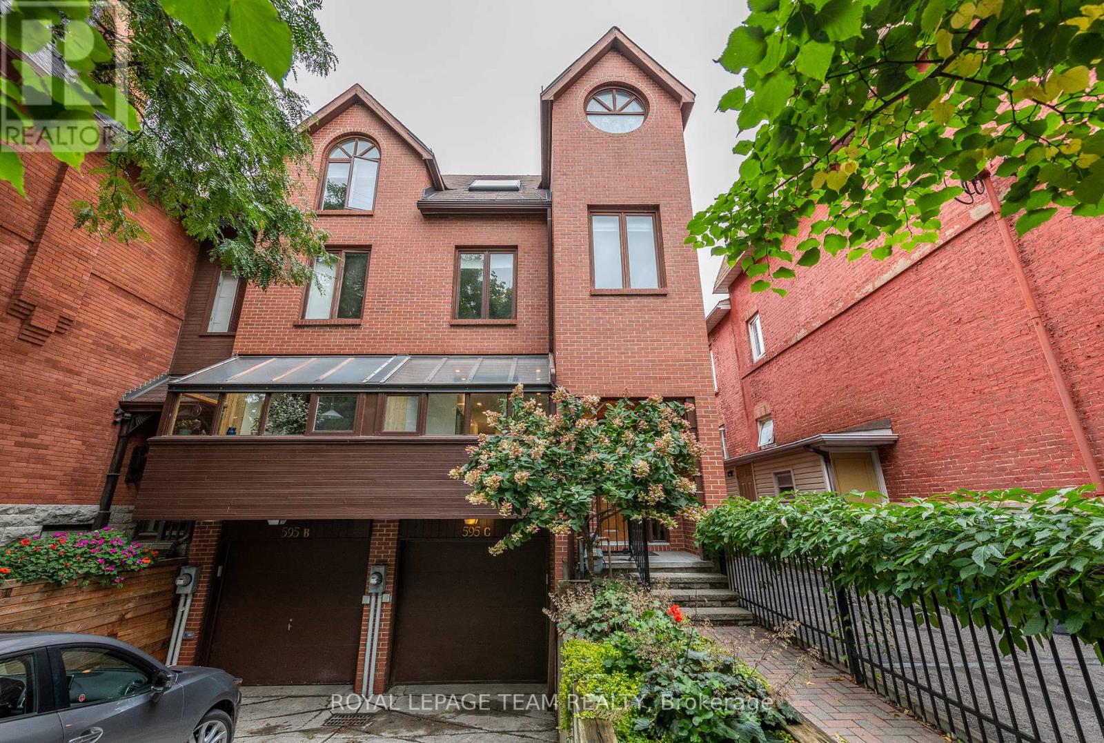 C - 595 BESSERER STREET, Ottawa, Ontario
