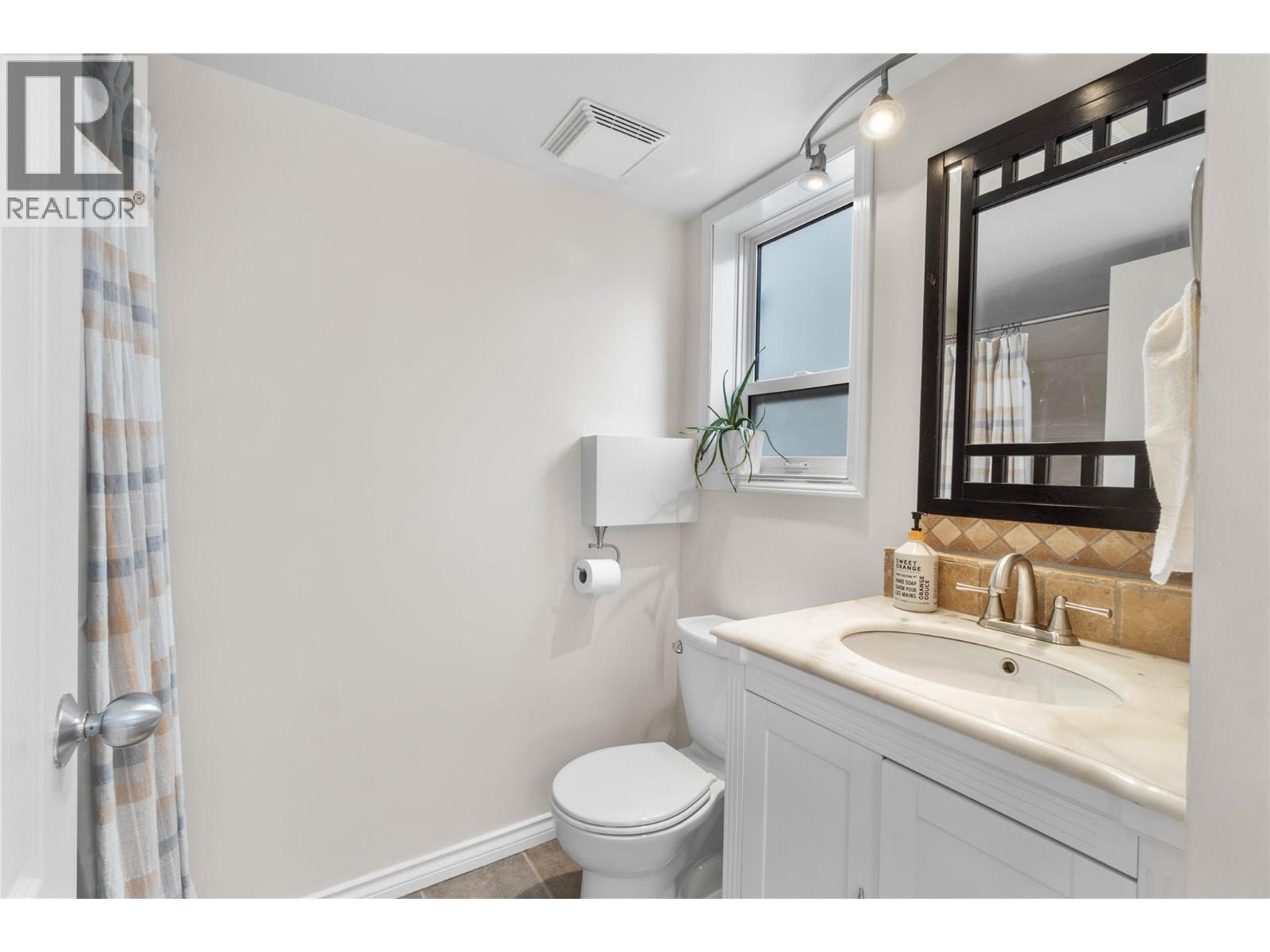 2324 Abbeyglen Way, Kamloops, British Columbia  V1S 1V6 - Photo 28 - 10385533