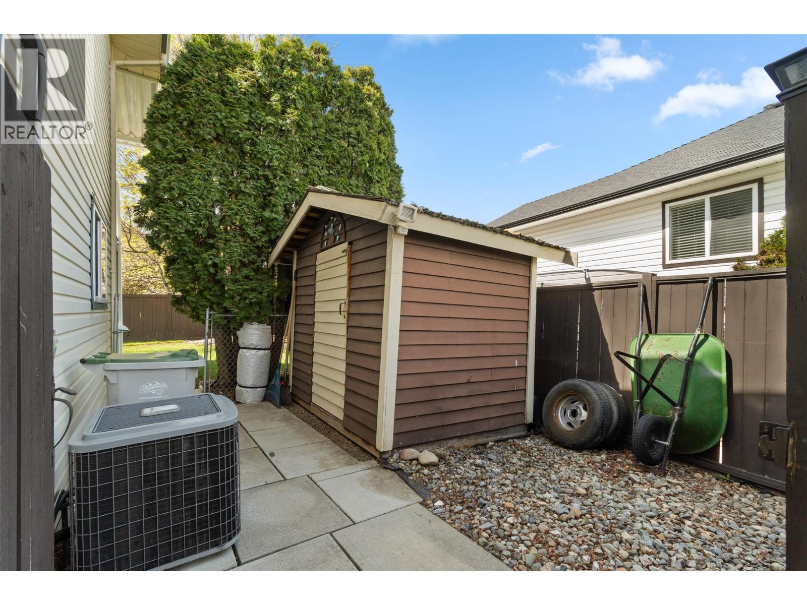 2324 Abbeyglen Way, Kamloops, British Columbia  V1S 1V6 - Photo 46 - 10385533