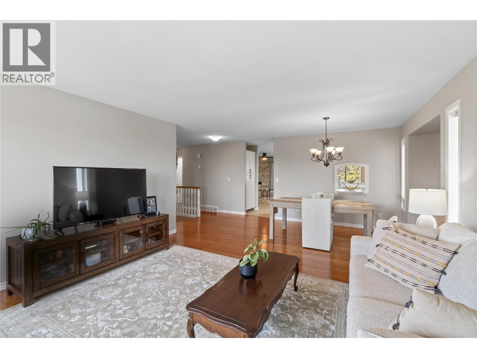 2324 Abbeyglen Way, Kamloops, British Columbia  V1S 1V6 - Photo 9 - 10385533
