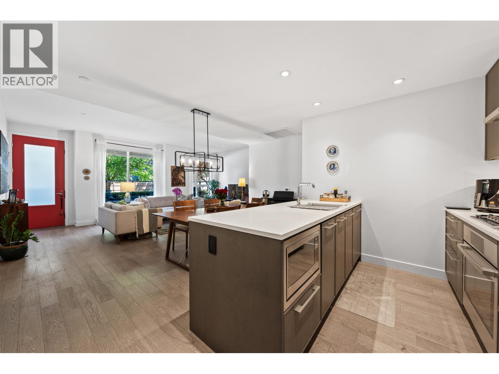 103 1055 Ridgewood Drive, North Vancouver, British Columbia  V7R 0A6 - Photo 7 - R3118950