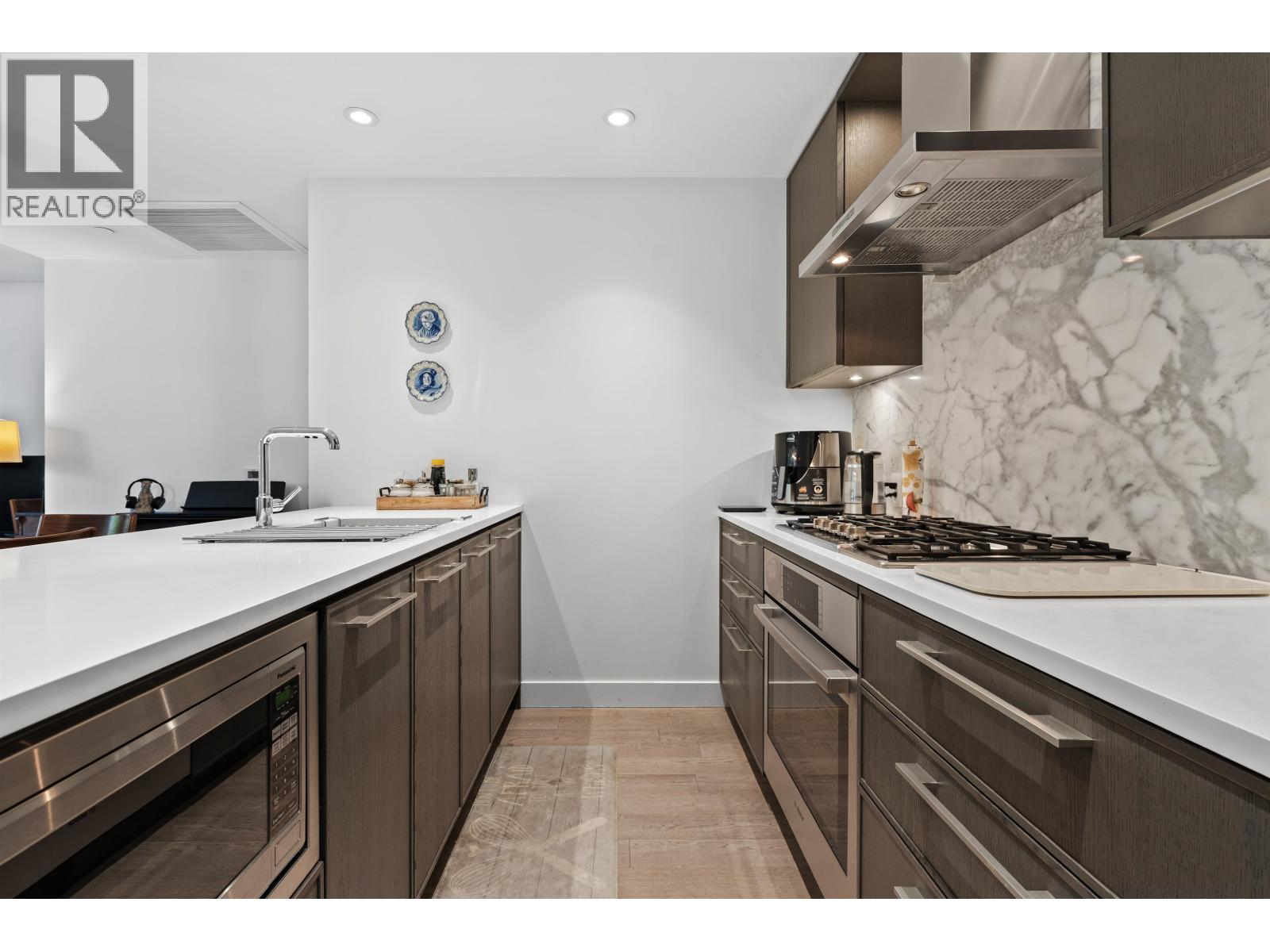 103 1055 Ridgewood Drive, North Vancouver, British Columbia  V7R 0A6 - Photo 8 - R3118950