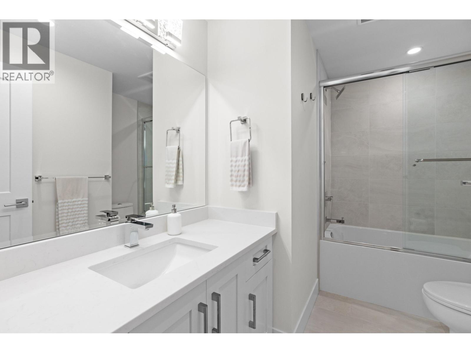 215 E 22nd Street, North Vancouver, British Columbia  V7L 3C5 - Photo 24 - R3118955