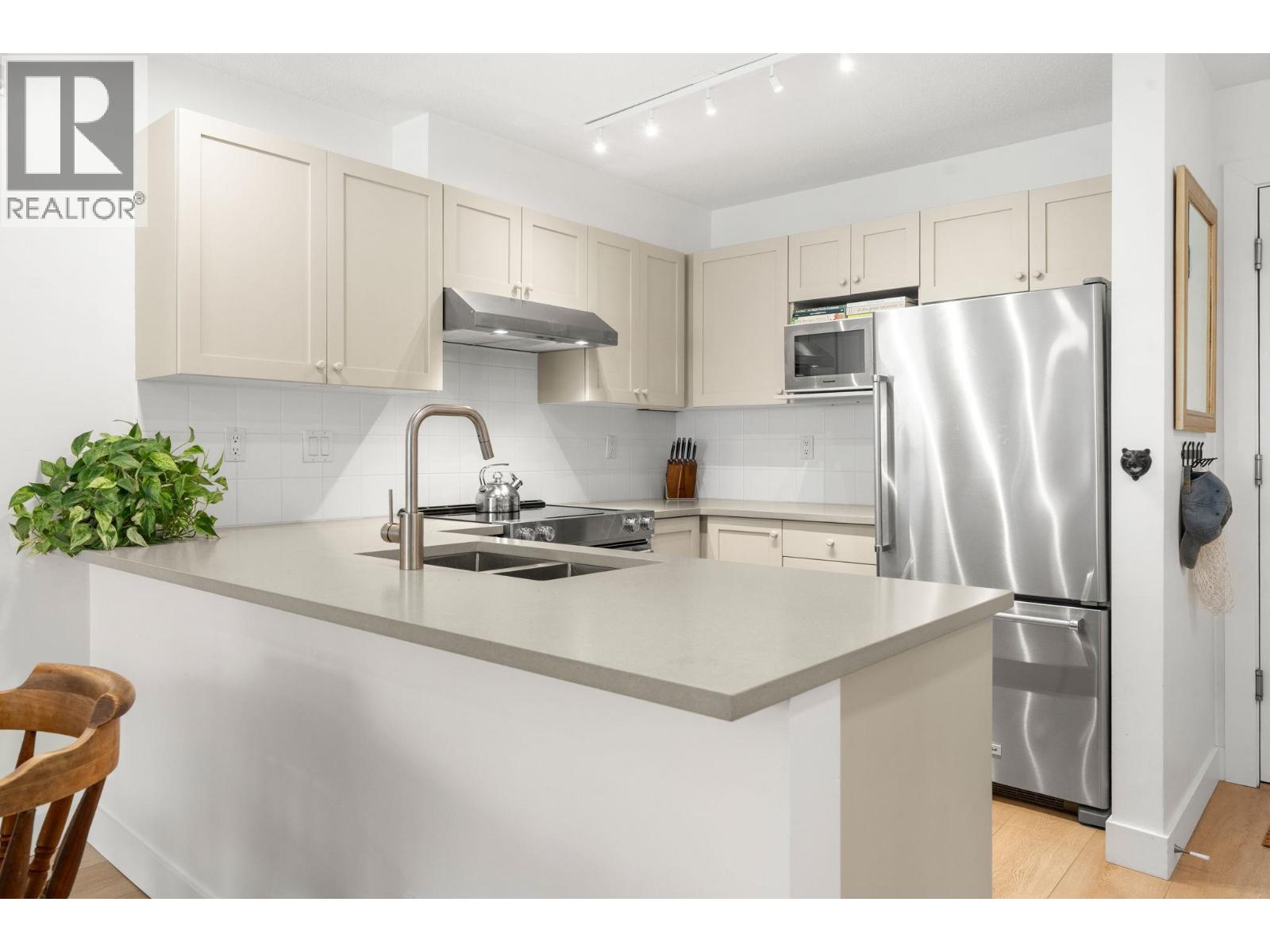 301 333 E 1st Street, North Vancouver, British Columbia  V7L 4W9 - Photo 10 - R3119005