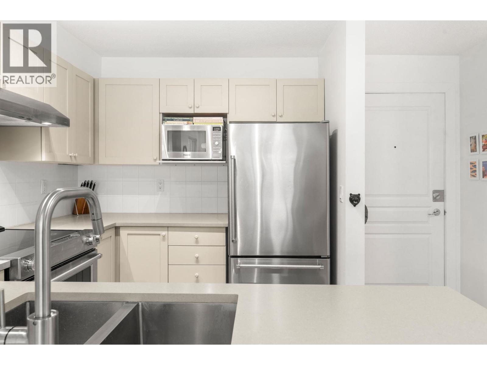 301 333 E 1st Street, North Vancouver, British Columbia  V7L 4W9 - Photo 11 - R3119005