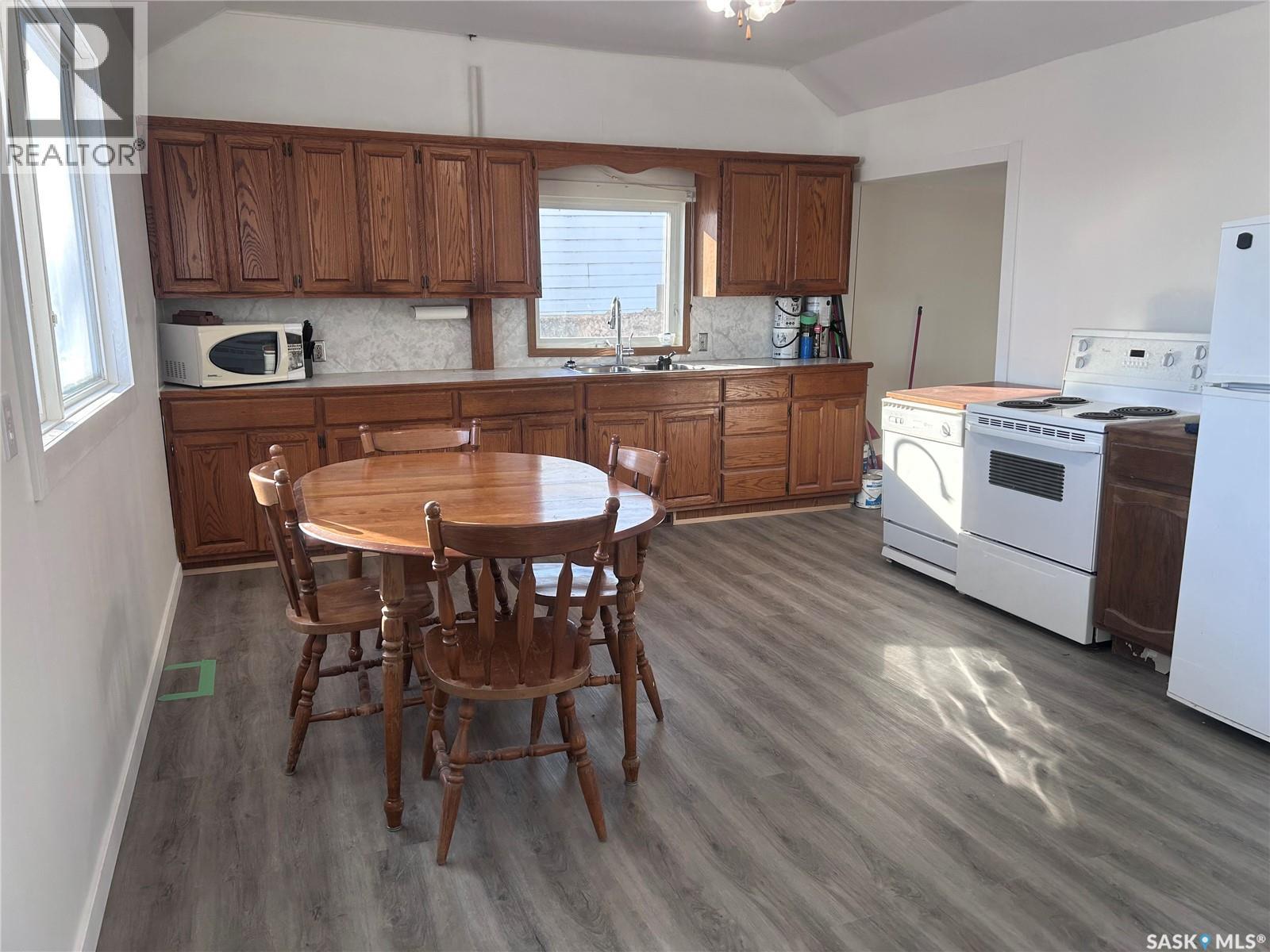 314 Railway Street, Bienfait, Saskatchewan  S0C 0M0 - Photo 5 - SK029336