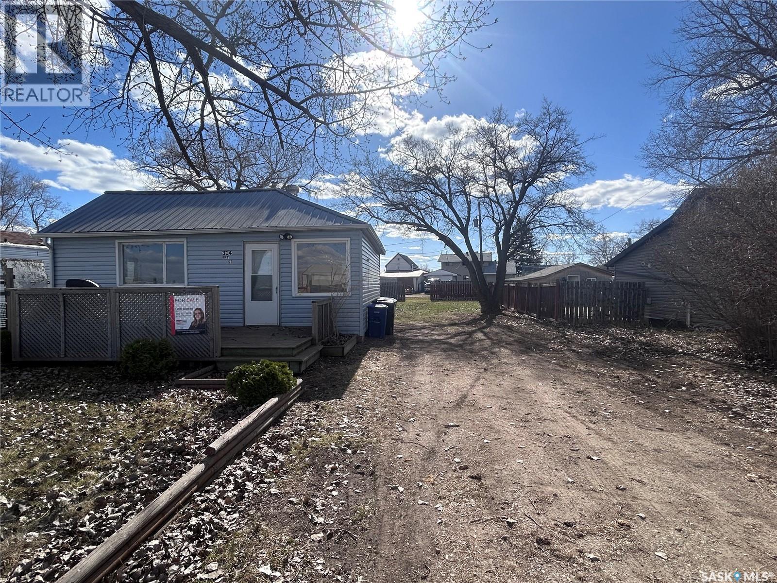 314 RAILWAY STREET, Bienfait, Saskatchewan