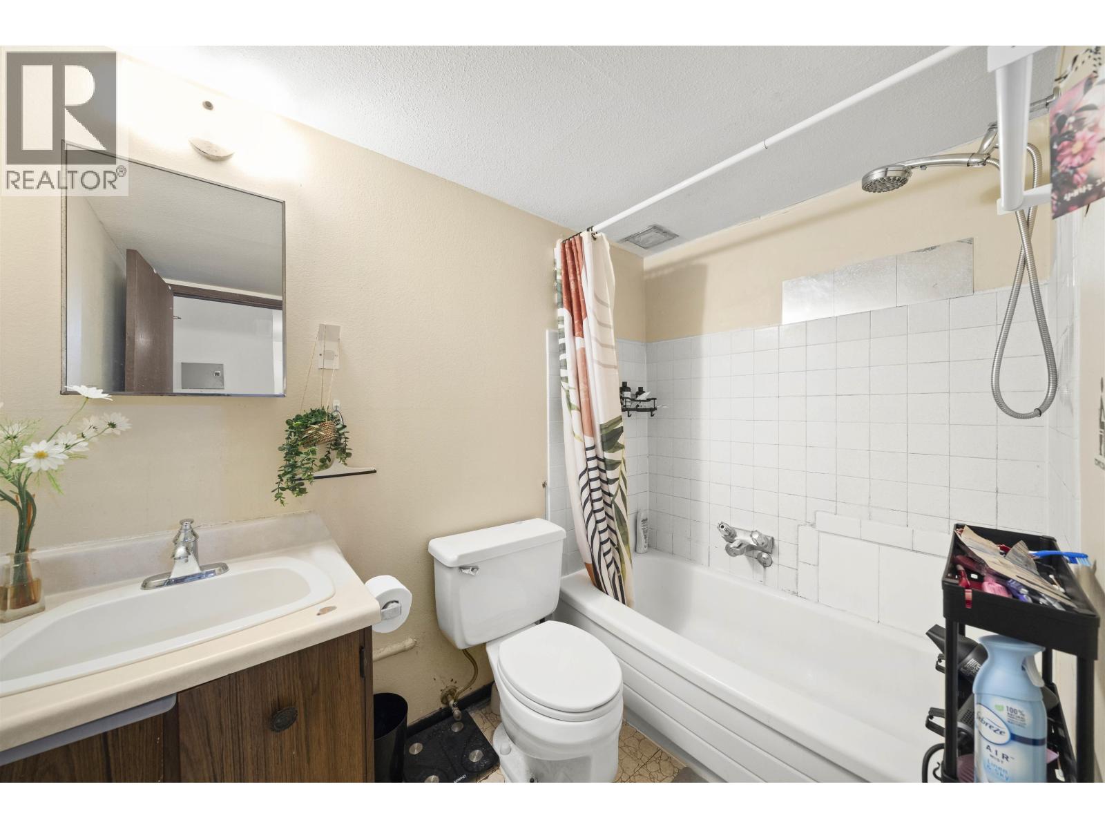 313 1330 Burrard Street, Vancouver, British Columbia  V6Z 2B8 - Photo 17 - R3119100