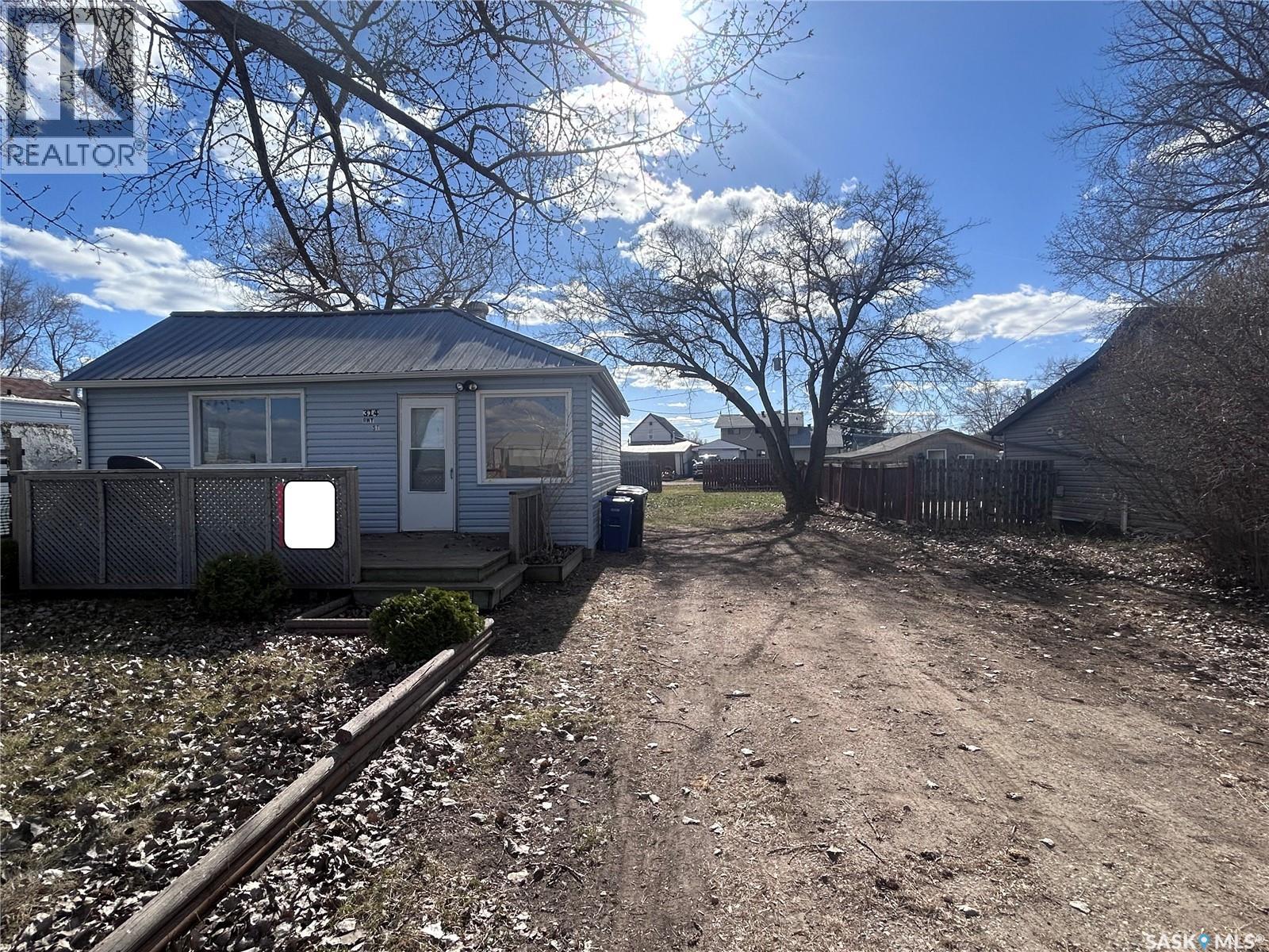 314 Railway Street, Bienfait, Saskatchewan  S0C 0M0 - Photo 28 - SK029336