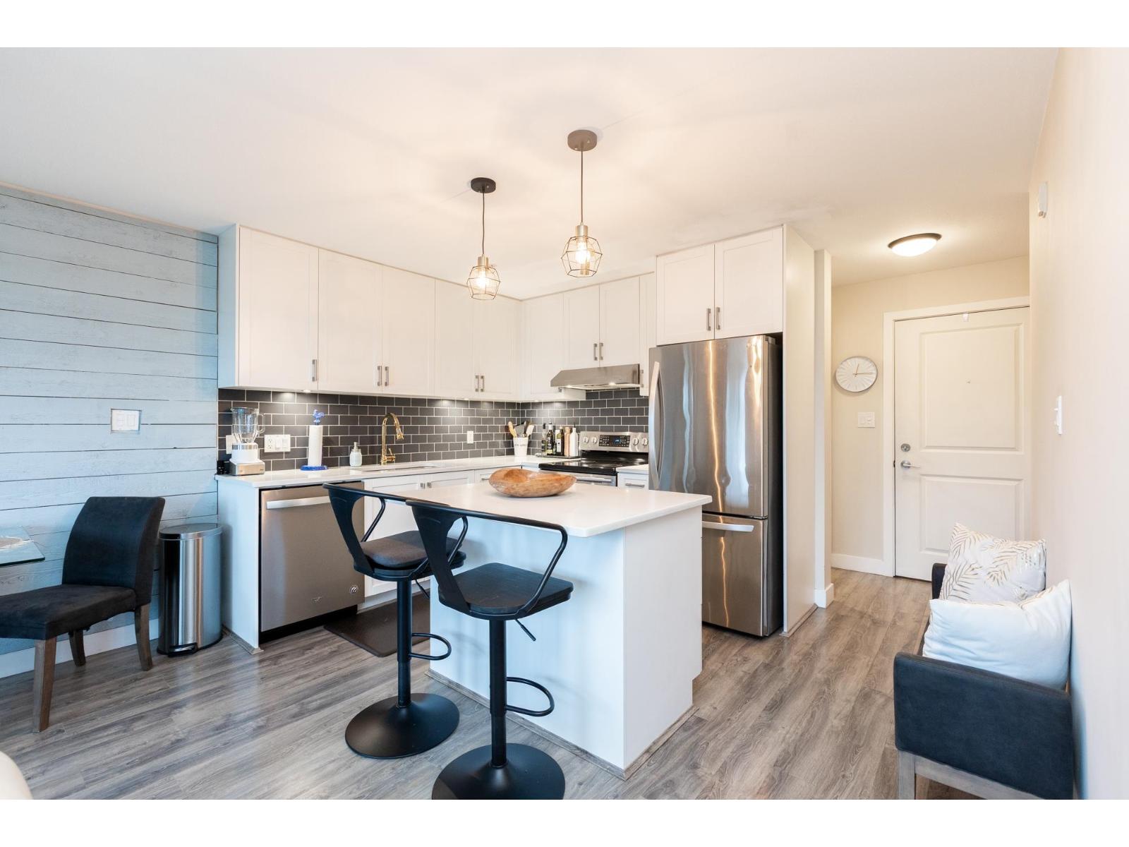 309 15735 Croydon Drive, Surrey, British Columbia  V3Z 2L5 - Photo 9 - R3084496