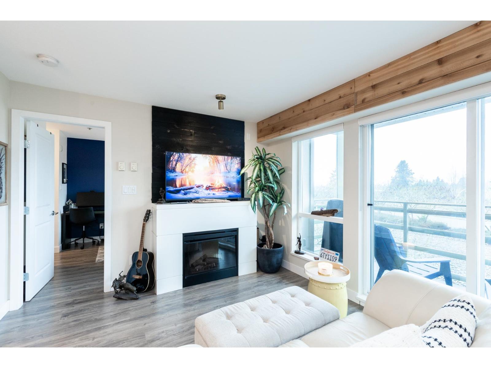 309 15735 Croydon Drive, Surrey, British Columbia  V3Z 2L5 - Photo 12 - R3084496