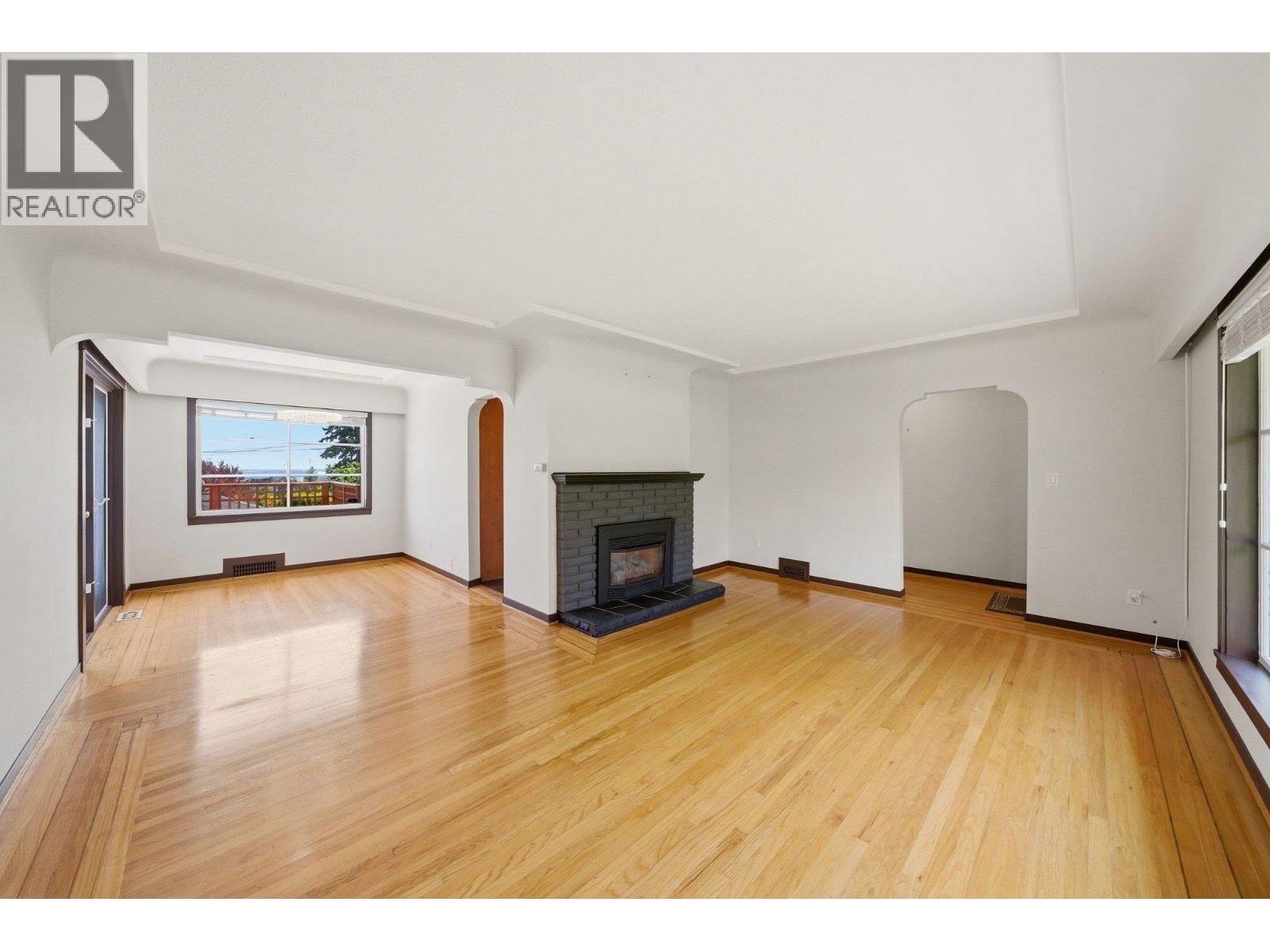 412 Blair Avenue, New Westminster, British Columbia  V3L 4A3 - Photo 11 - R3118957