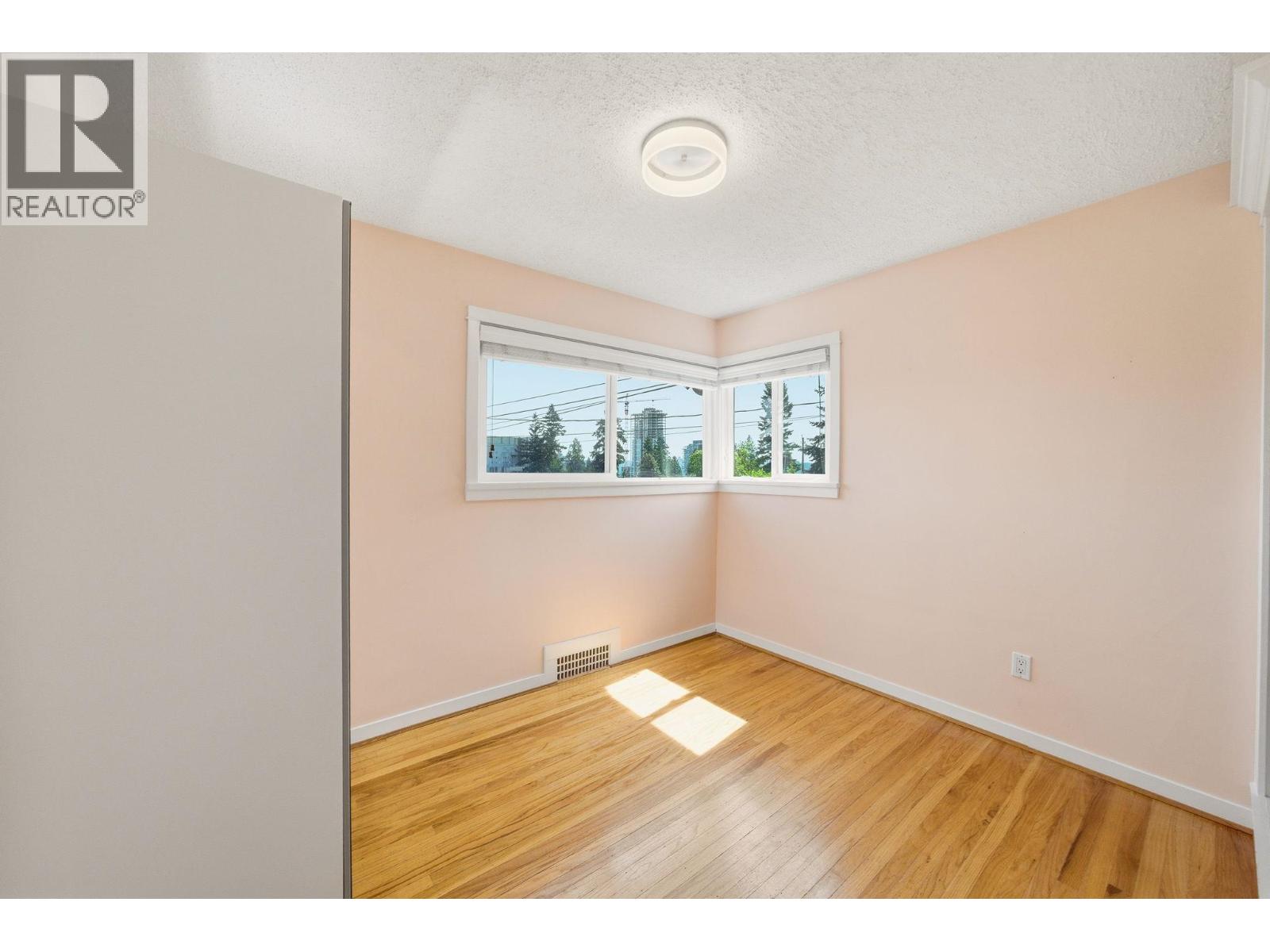 412 Blair Avenue, New Westminster, British Columbia  V3L 4A3 - Photo 19 - R3118957