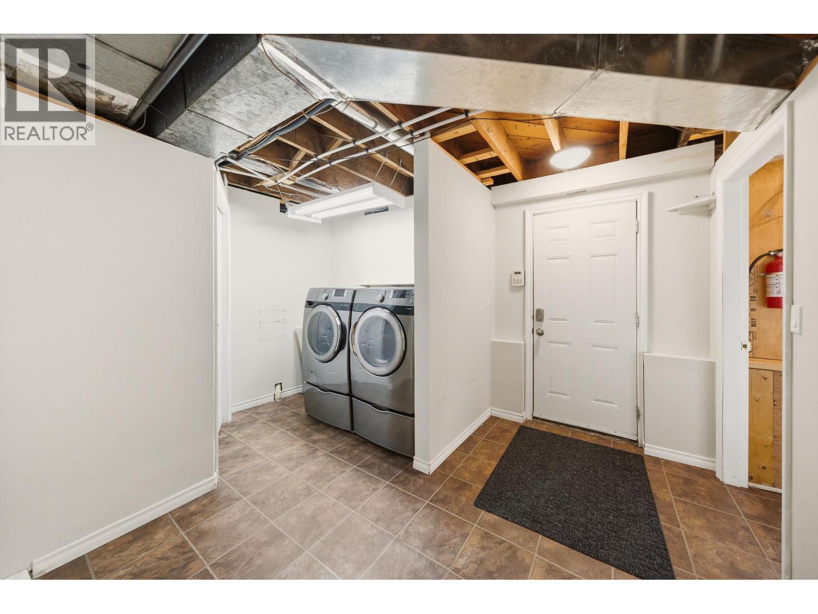 412 Blair Avenue, New Westminster, British Columbia  V3L 4A3 - Photo 28 - R3118957