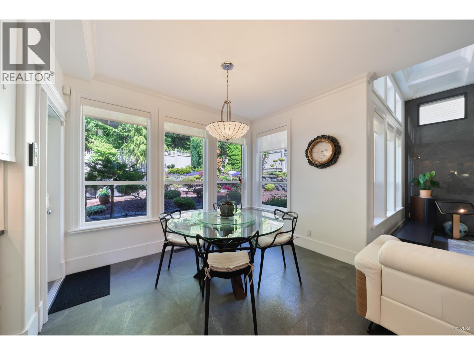 7533 Curtis Street, Burnaby, British Columbia  V5A 4W7 - Photo 10 - R3118977