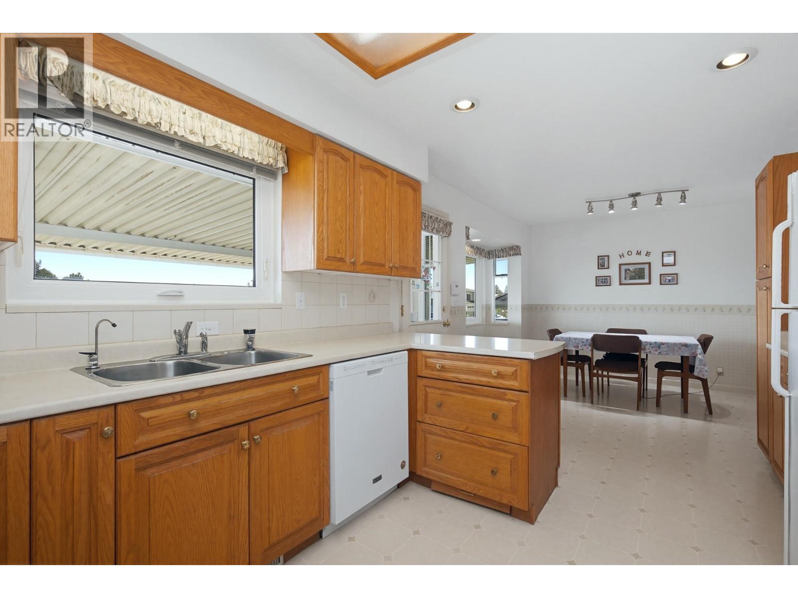 1162 Madore Avenue, Coquitlam, British Columbia  V3K 3B9 - Photo 10 - R3119037