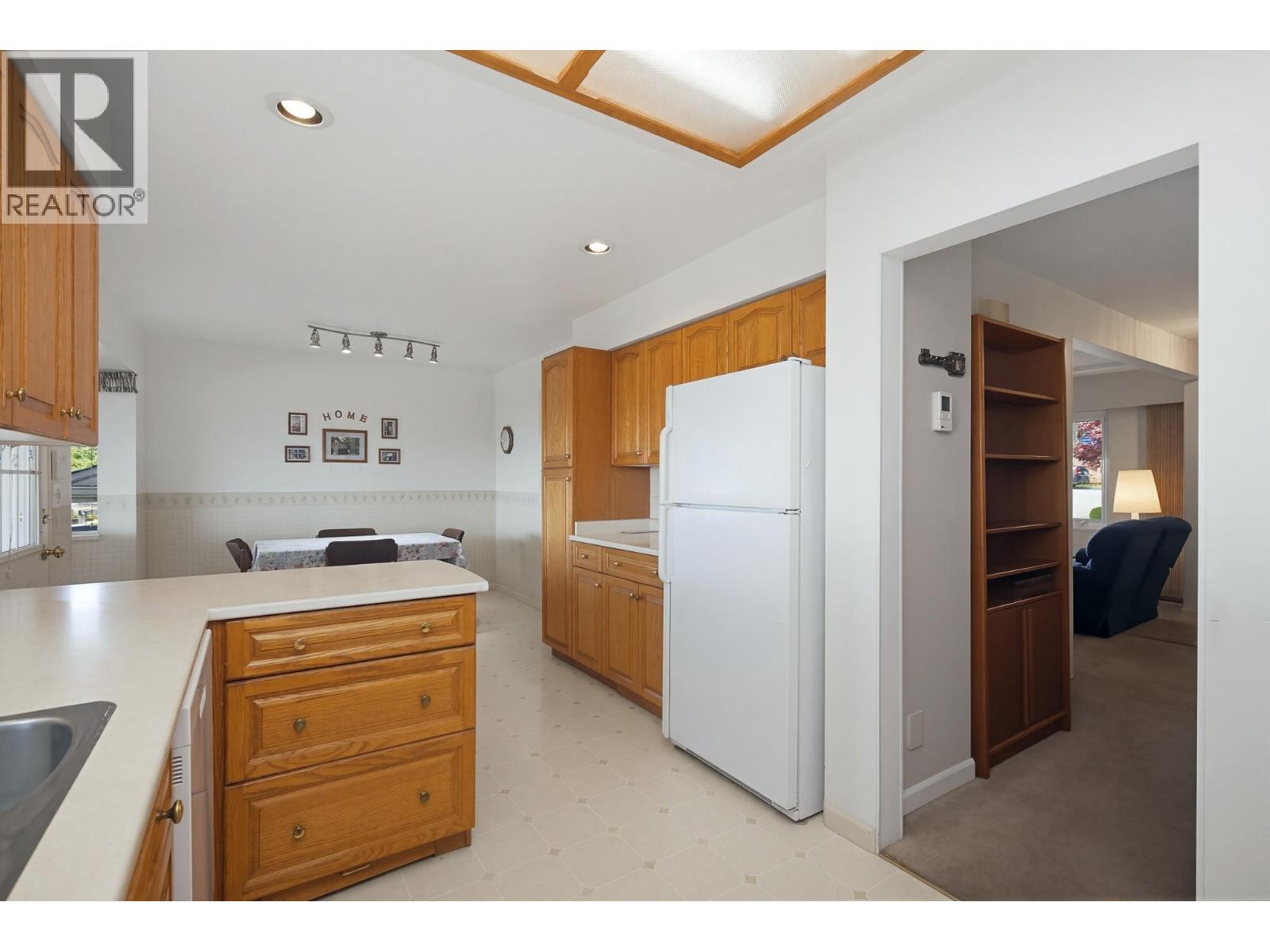 1162 Madore Avenue, Coquitlam, British Columbia  V3K 3B9 - Photo 11 - R3119037