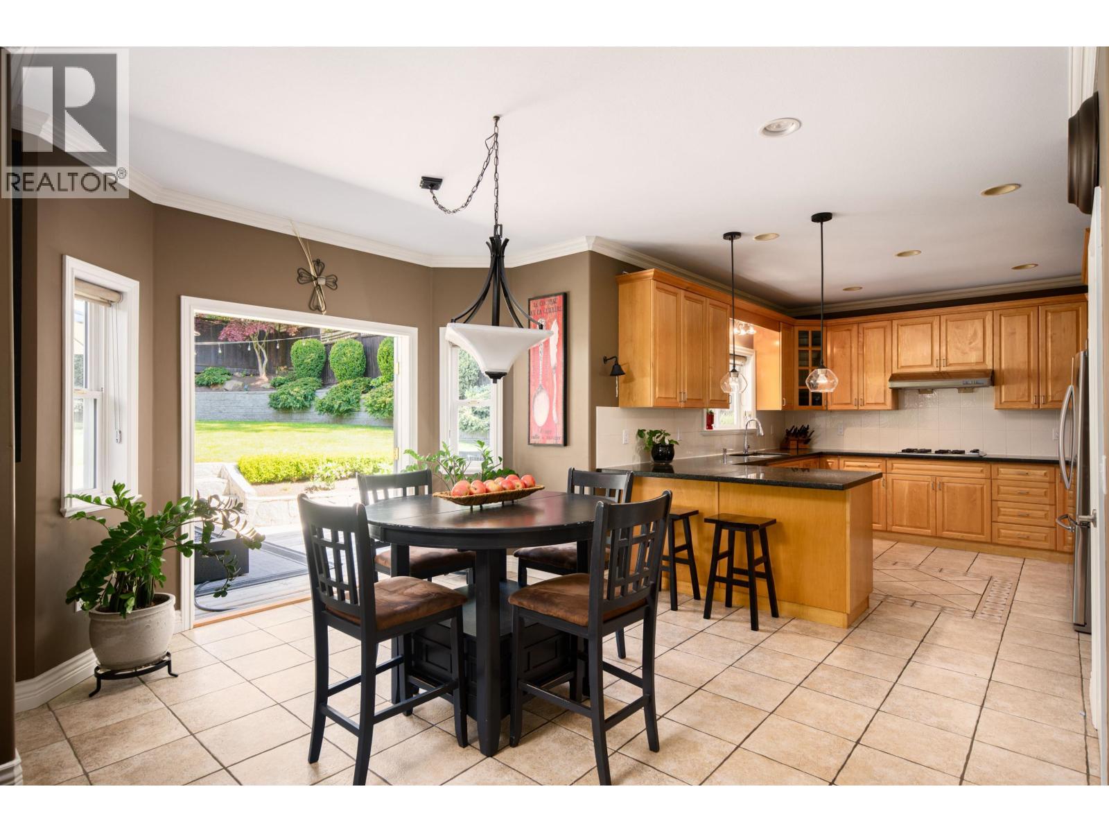228 W Kings Road, North Vancouver, British Columbia  V7N 2L9 - Photo 10 - R3119079