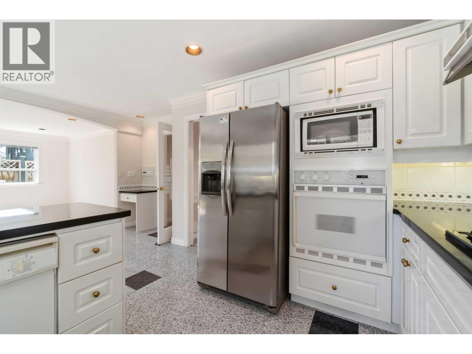 8268 Calder Road, Richmond, British Columbia  V7C 4B8 - Photo 12 - R3119103