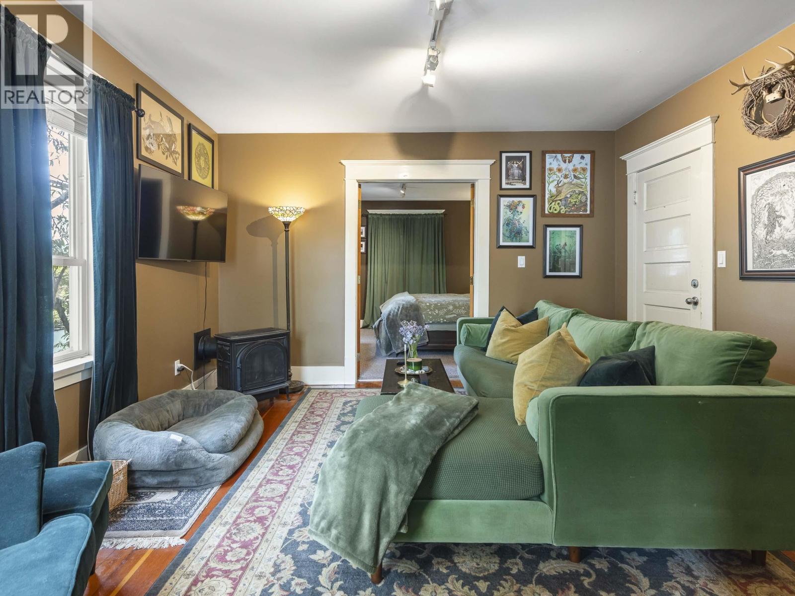 2258 Oxford Street, Vancouver, British Columbia  V5L 1G1 - Photo 2 - R3119121
