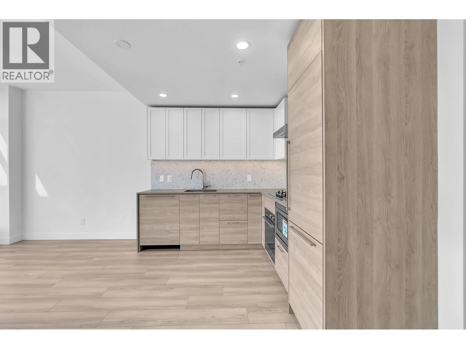 1107 2381 Beta Avenue, Burnaby, British Columbia  V5C 0P7 - Photo 2 - R3118998