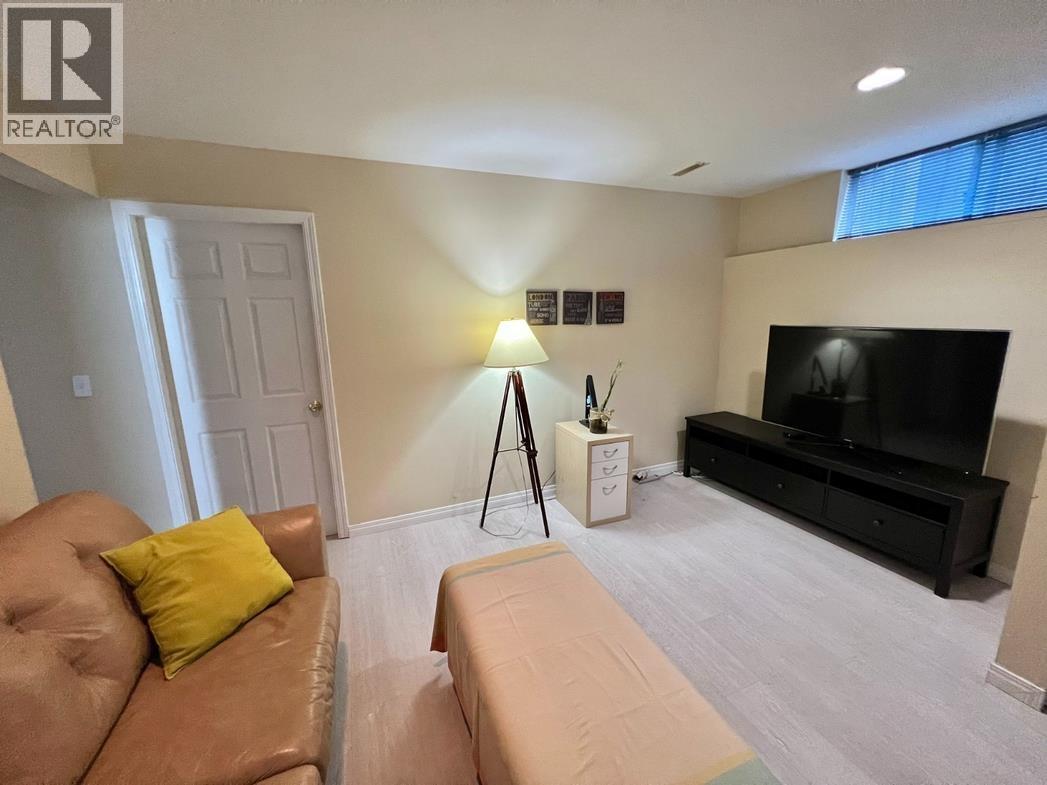 Bsmt 4864 Watling Street, Burnaby, British Columbia  V5C 0M1 - Photo 2 - R3119010
