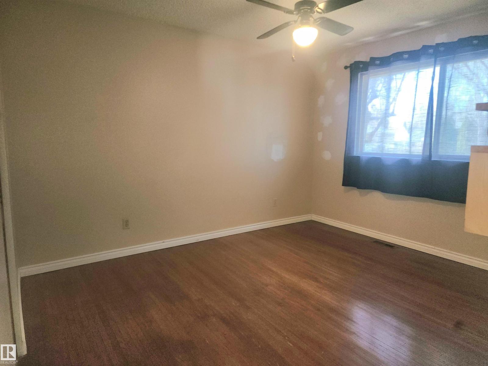 12415 129 St NW, Edmonton, Alberta  T5L 1H5 - Photo 12 - E4485479