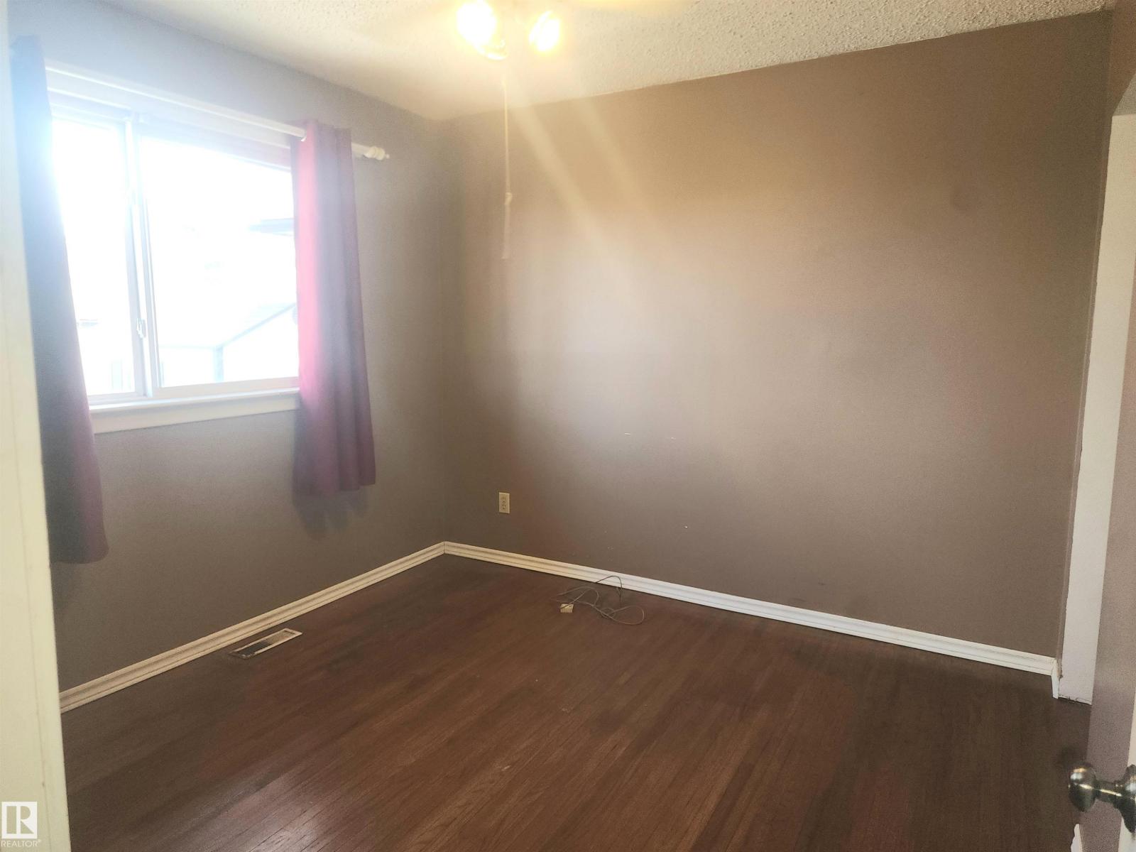 12415 129 St NW, Edmonton, Alberta  T5L 1H5 - Photo 15 - E4485479