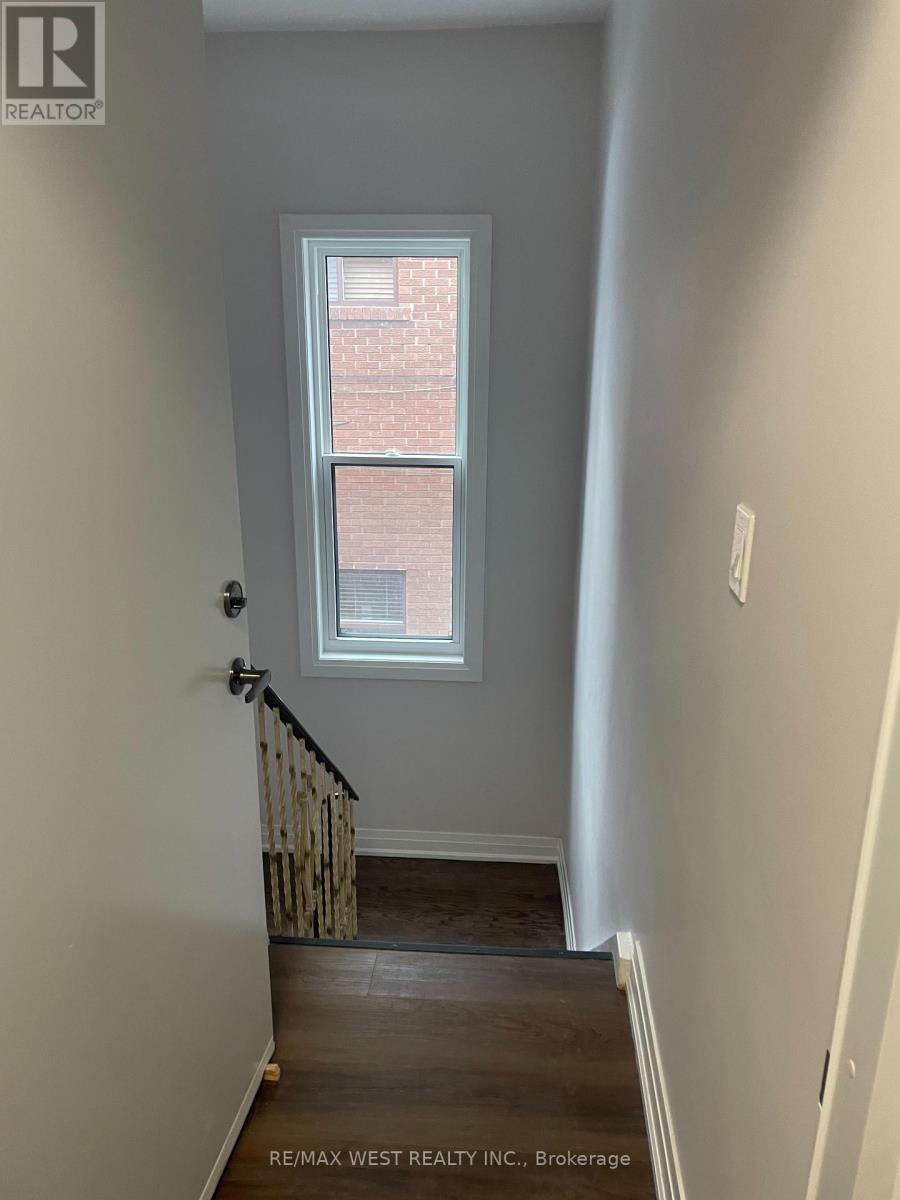 Second Floor - 57 Nassau Street, Toronto, Ontario  M5T 1M3 - Photo 11 - C13081282
