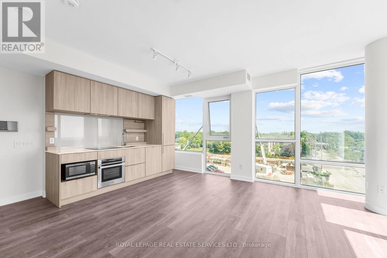 508 - 28 Ann Street, Mississauga, Ontario  L5G 0E1 - Photo 3 - W12901418