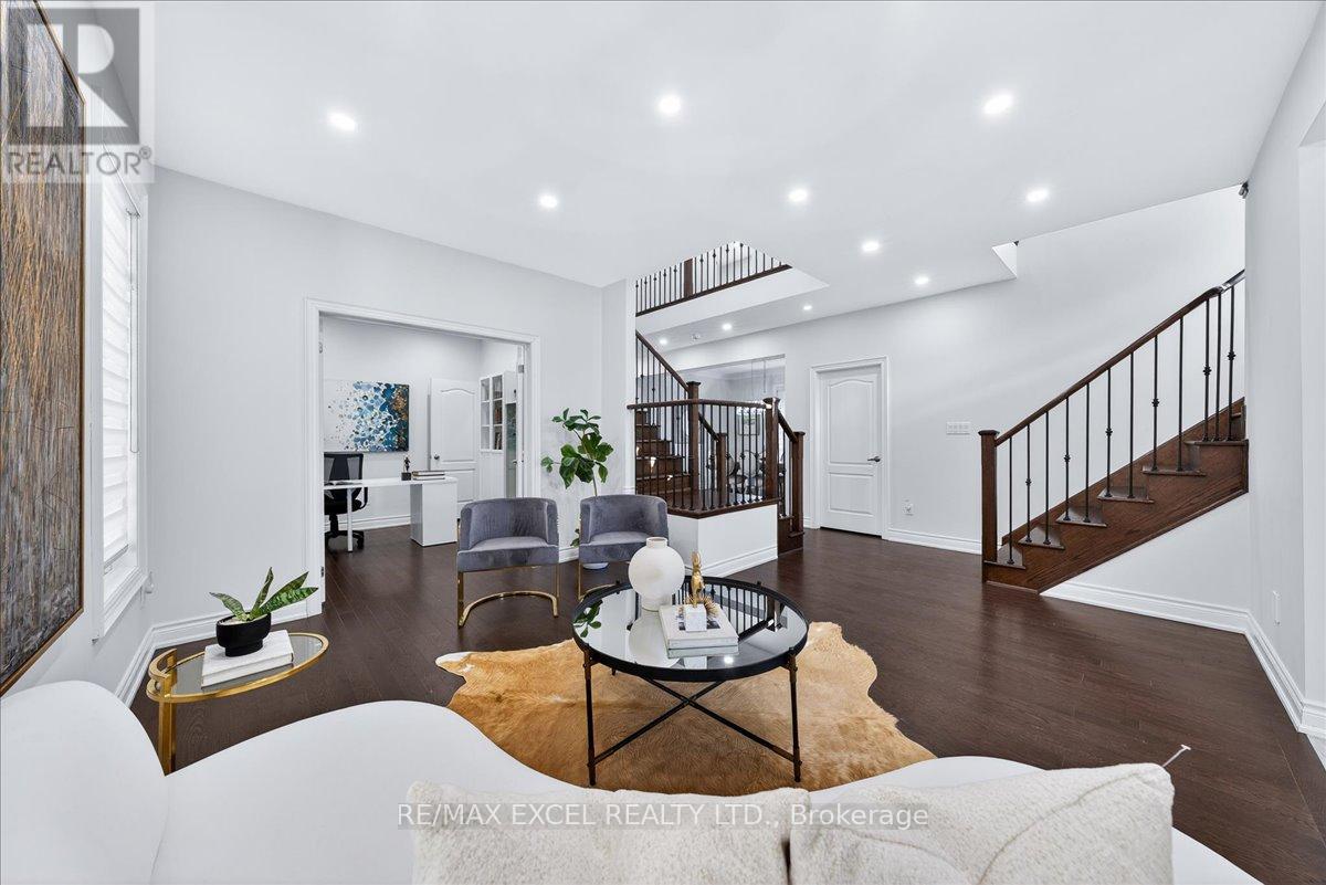10 DEER PASS ROAD, East Gwillimbury, Ontario
