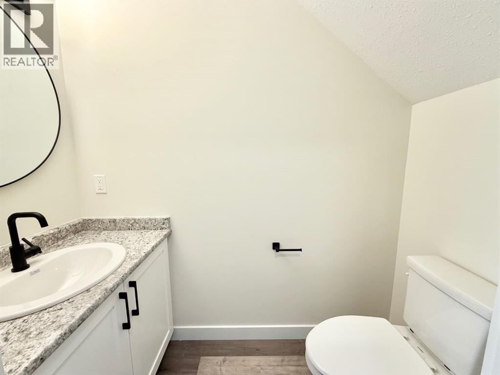 326b Boutin Avenue, Hinton, Alberta  T7V 0B4 - Photo 11 - A2207113