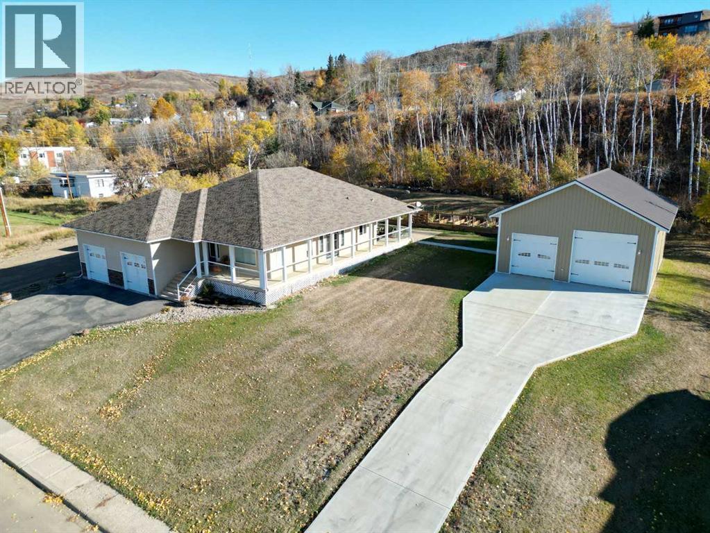 11111 99 Street, Peace River, Alberta  T8S 1L7 - Photo 2 - A2291880