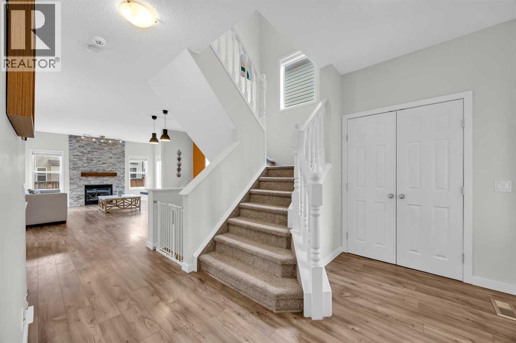 19 Bridleridge Green SW, Calgary, Alberta  T2Y 0E4 - Photo 4 - A2299380