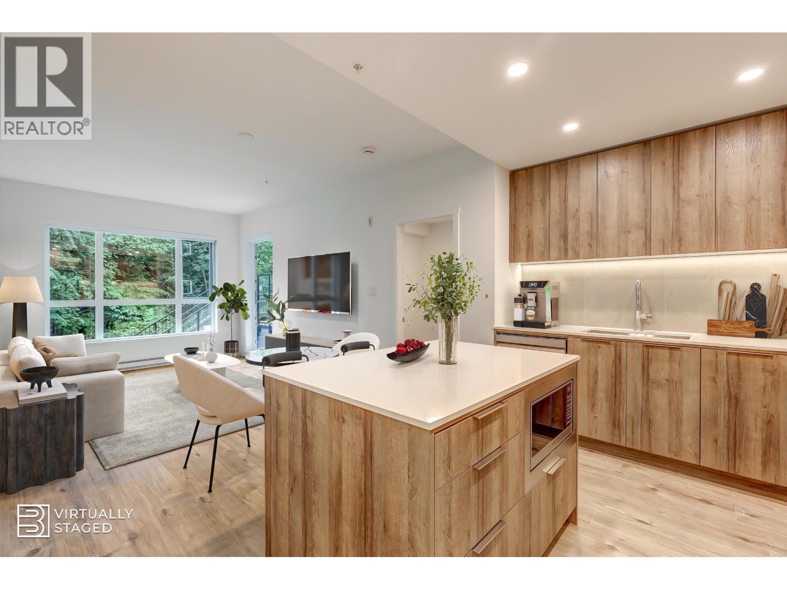 206 3594 Malsum Drive, North Vancouver, British Columbia  V7G 0B5 - Photo 2 - R3118838