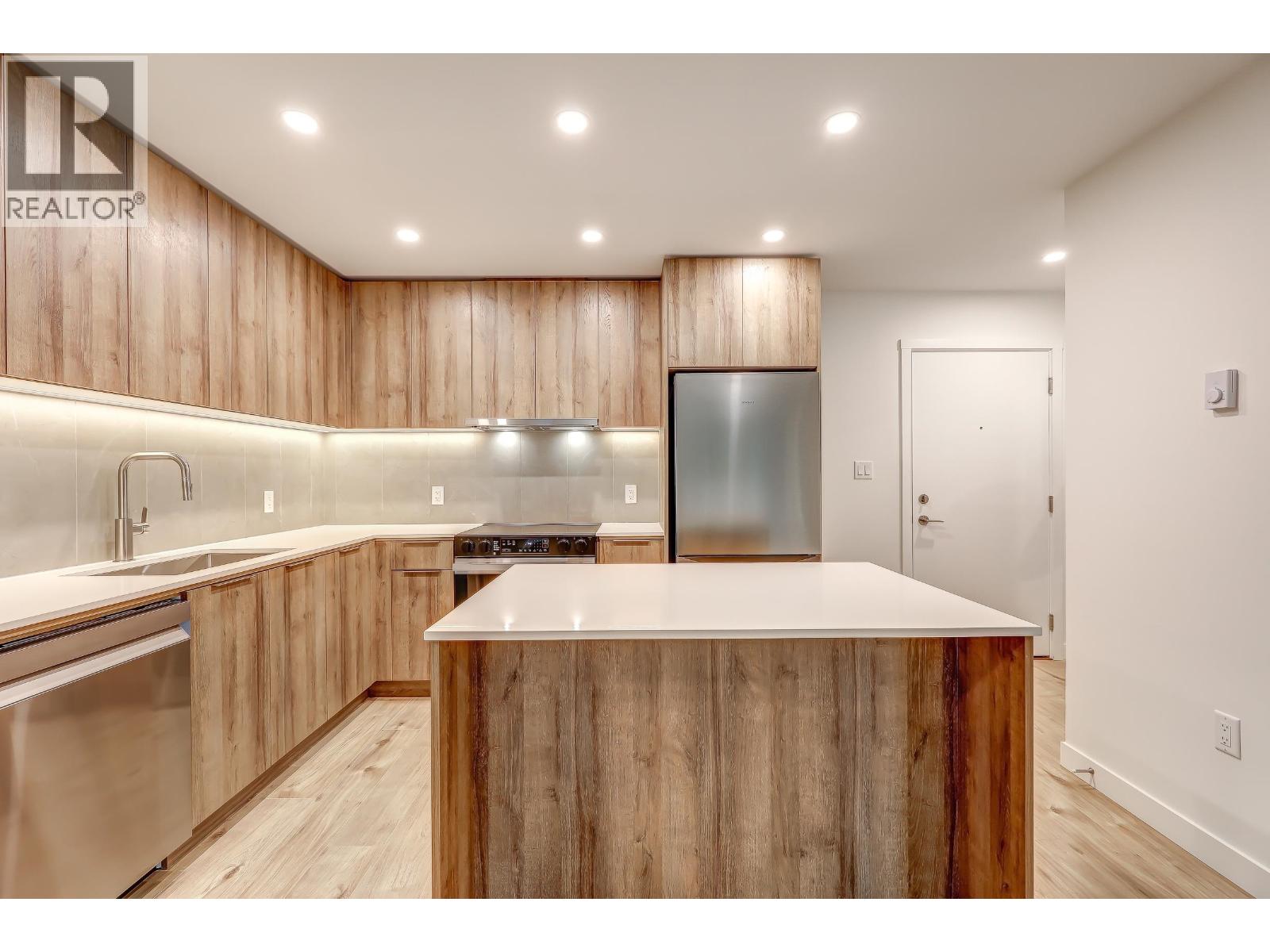 206 3594 Malsum Drive, North Vancouver, British Columbia  V7G 0B5 - Photo 12 - R3118838
