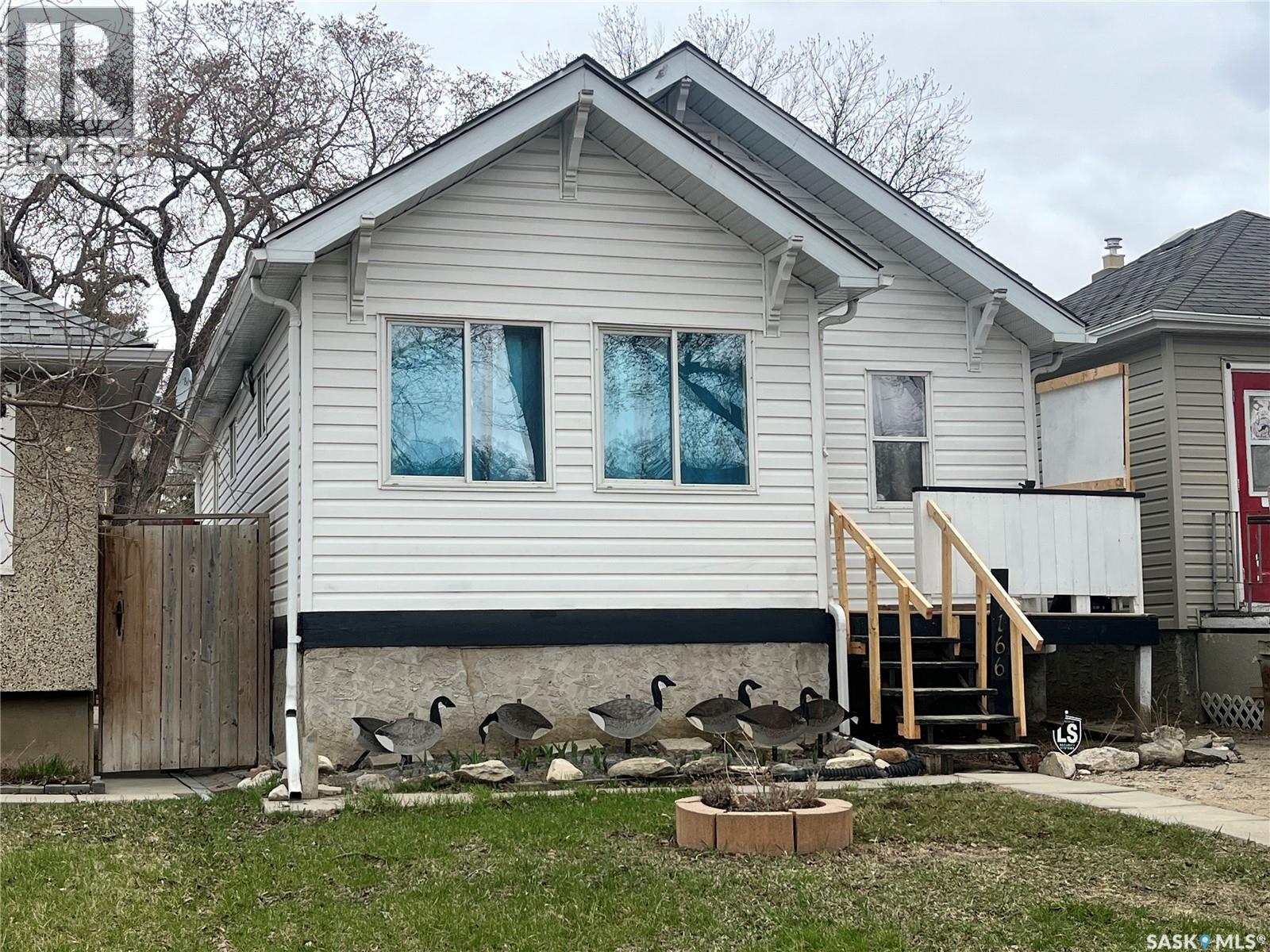 1166 Retallack Street, Regina, Saskatchewan  S4T 2H5 - Photo 2 - SK034775