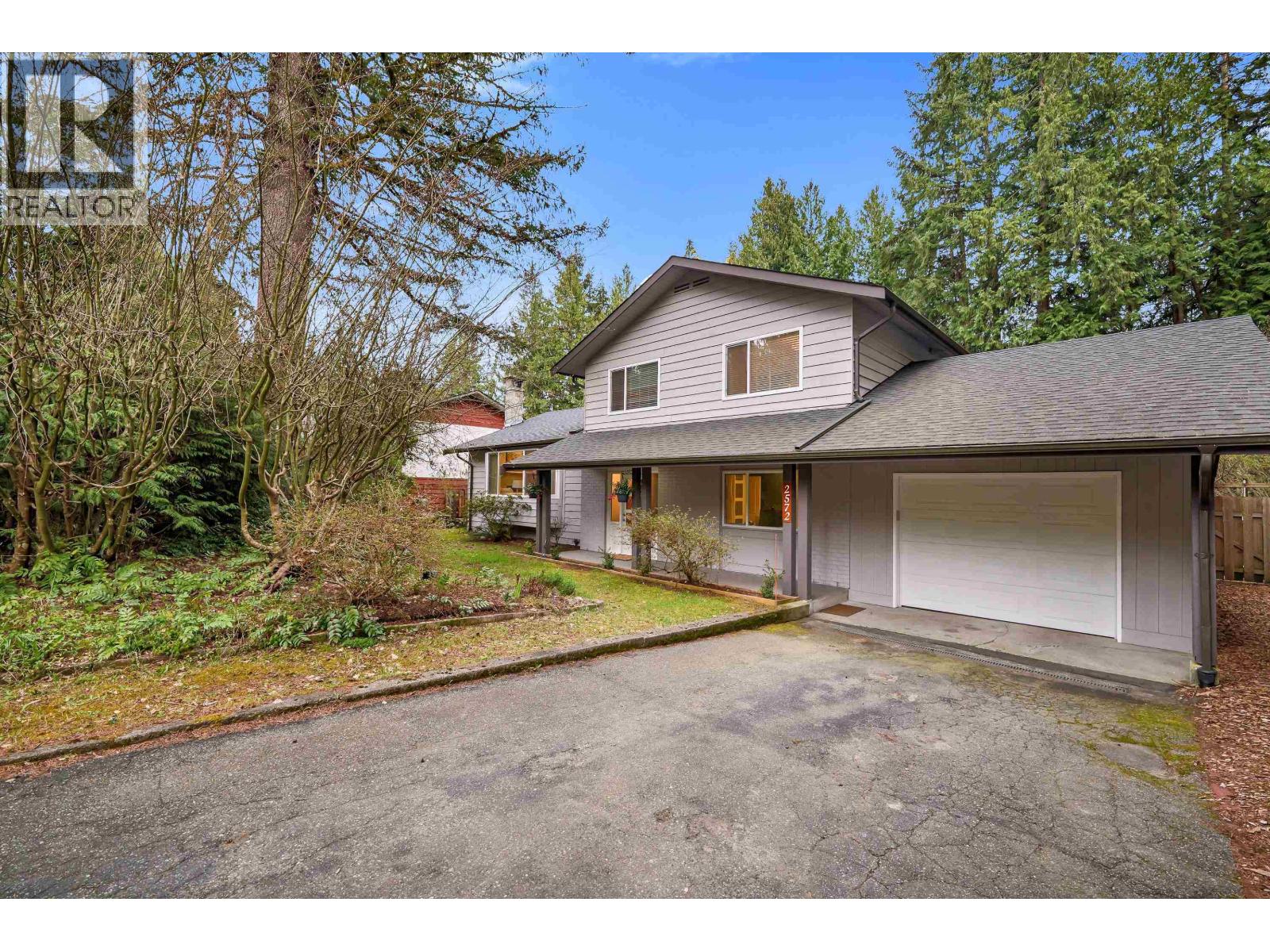 2572 THE BOULEVARD, Squamish, British Columbia
